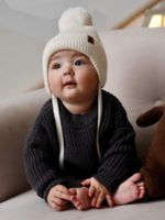 ToucanKids Шапочка вязаная на завязках с помпоном экрю — изображение 3