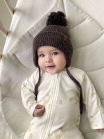 ToucanKids Шапочка вязаная на завязках с помпоном графит — изображение 3