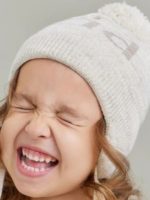 Happy Baby Шапка с помпоном на завязках бежевая — изображение 3