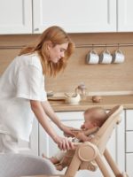Happy Baby Стул для кормления Berny Lux Cappuccino — изображение 12