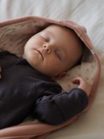 ToucanKids Пеленальный кокон с капюшоном Cosy пудра — изображение 3