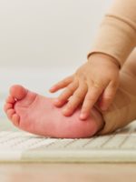 Happy Baby Складной игровой коврик Soft Floor Watercolor — изображение 9