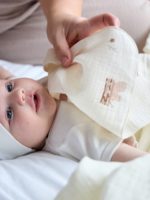 Buba Kids Набор из 3-х муслиновых платочков Бобры на хуторе/полынь/миндаль 25х25см — изображение 3