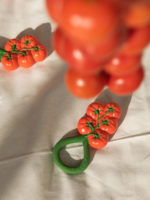 Oli&Carol Погремушка-прорезыватель Tomato Rattle Toy — изображение 4