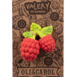 Oli&Carol Прорезыватель Valery the Raspberry