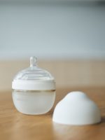 Mombella Антиколиковая силиконовая бутылочка 120мл Wide Neck белая — изображение 9
