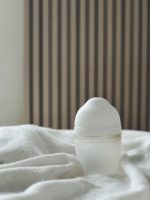 Mombella Антиколиковая силиконовая бутылочка 120мл Wide Neck белая — изображение 16