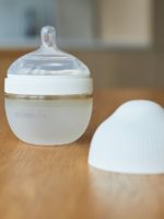 Mombella Антиколиковая силиконовая бутылочка 120мл Wide Neck белая — изображение 18