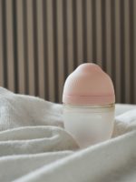 Mombella Антиколиковая силиконовая бутылочка 210мл Wide Neck розовая — изображение 2