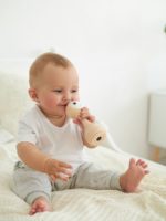 Alilo Интерактивная музыкальная игрушка Умный Зайка R1 бежевый — изображение 17