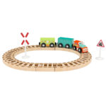 Hape Игровой набор Jadore с кольцевым шоссе Веселый поезд