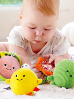 Hape Игрушка-подвеска Друзья-горошины — изображение 3