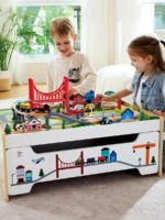 Hape Железная дорога со столом для хранения Мой город — изображение 3
