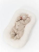 Mimibaby Комплект из шерсти мериноса (комбинезон, шапочка, пинетки) бежевый — изображение 3