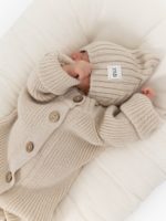 Mimibaby Комплект из шерсти мериноса (комбинезон, шапочка, пинетки) бежевый — изображение 2