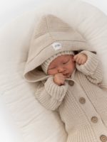 Mimibaby Комплект из шерсти мериноса (комбинезон с капюшоном, шапочка, пинетки) бежевый — изображение 2
