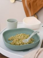 Beaba Набор посуды (2 тарелки на присоске, стакан, ложка) Sage Green — изображение 2
