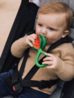 Oli&Carol Погремушка-прорезыватель Watermelon Rattle Toy — изображение 2