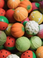 Oli&Carol Набор тактильных мини-мячиков Veggie Salad Baby Sensory Balls — изображение 4
