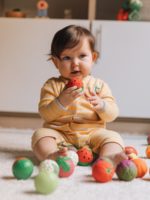 Oli&Carol Набор тактильных мини-мячиков Veggie Salad Baby Sensory Balls — изображение 3