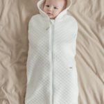 Mimibaby Пеленальный кокон c капюшоном молочный