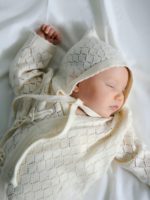 Loomknits Чепчик ажурный с рюшей молочный — изображение 2