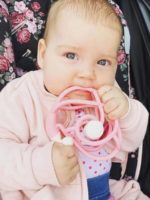 Mombella Прорезыватель-погремушка улитка розовая — изображение 4