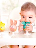 Hape Набор погремушек-прорезывателей Веселое трио — изображение 2