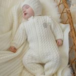 Наследник Выжанова Комплект Косички (комбинезон, шапка) экрю