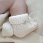 Наследник Выжанова Вязаные пинетки экрю