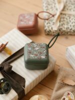 BIBS Контейнер для пустышки Liberty Chamomile Lawn Pine — изображение 3