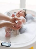 Miyoumi Складная ванночка для купания с гамаком, подставкой, ковшиком Blush — изображение 2