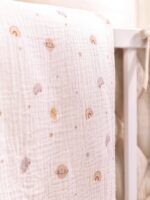 Perina Комплект постельного белья Muslin планеты/латте 120х60см — изображение 16