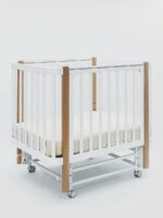 Antemi Комплект мебели с кроваткой Terra Light, комодом Fred, матрасом 100х70см и пеленальным столиком белый/дерево — изображение 5