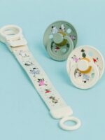 BIBS Подарочный набор пустышек Moomin Colour 6-18 месяцев с держателем Loop Clip Ivory/Sage — изображение 2