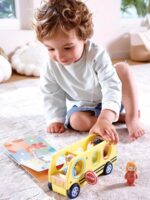 Hape Игровой набор Школьный автобус — изображение 3