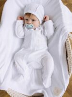 ToucanKids Комплект из ажура (комбинезон-слип на молнии, чепчик, плед-пеленка) белый — изображение 2