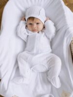 ToucanKids Комплект из ажура (комбинезон-слип на молнии, чепчик, плед-пеленка) белый — изображение 4