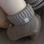 Наследник Выжанова Вязаные пинетки какао